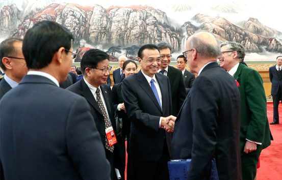 李克强为国际大咖“解读”中国
