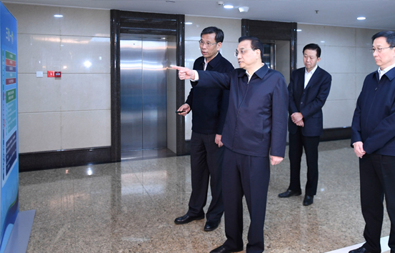 李克强考察财政部、税务总局并主持召开座谈会