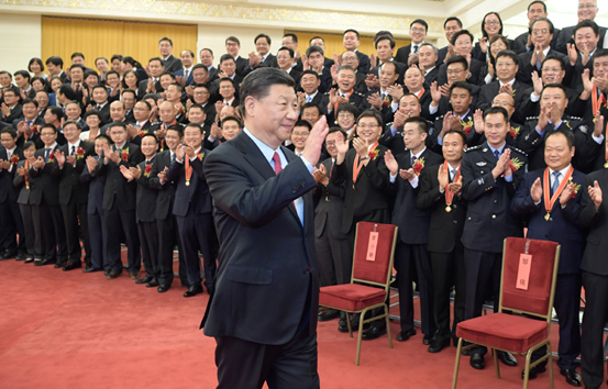 习近平会见第九届全国“人民满意的公务员”和“人民满意的公务员集体”受表彰代表