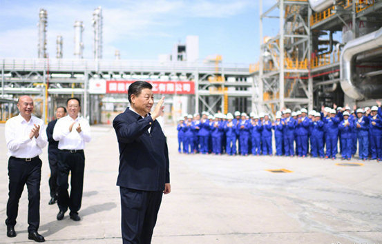 习近平在陕西榆林考察调研